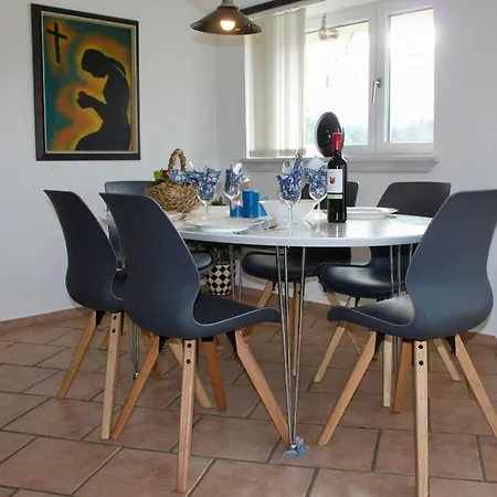 Ferienhaus Familienfreundliches Mit Whirlpool, Sauna Und Ofen Ristinge