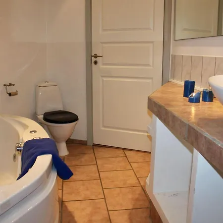 Familienfreundliches Mit Whirlpool, Sauna Und Ofen * Ristinge