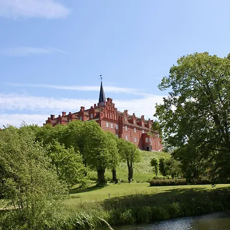 Familienfreundliches Mit Whirlpool, Sauna Und Ofen Ferienhaus